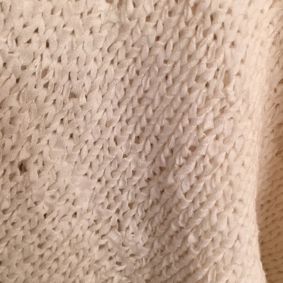 Super cute white Ann Taylor sweater - Picture 5 of 5